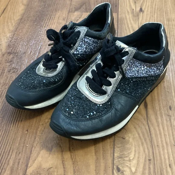 Michael Kors sneakers size 7.5 - Picture 2 of 8